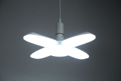 Bombillo Lámpara LED Plegable 4 Aspas – Máxima Iluminación en Cada Rincón
